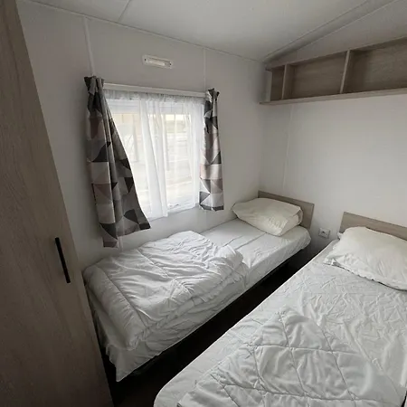 مكان تخييم Camping Oasis Middelkerke 2-slpk Caravan 'new Tropical'